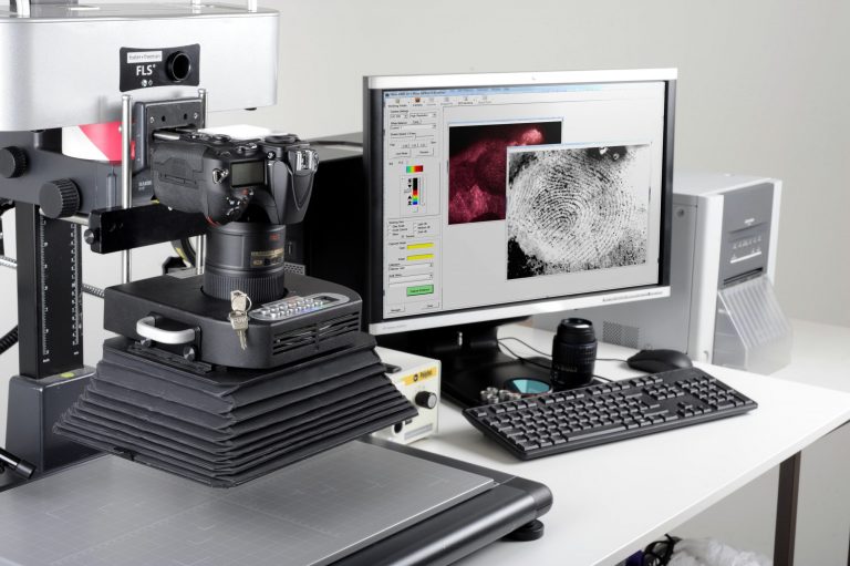 DCS 5 is a comprehensive imaging system for the detection,capture and enhancement of almost any type of fingerprint on anysurface or background to ensure that maximum detail is revealed.